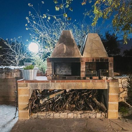 Trulli Country House Carla'S Secret Castellana Grotte Exterior photo
