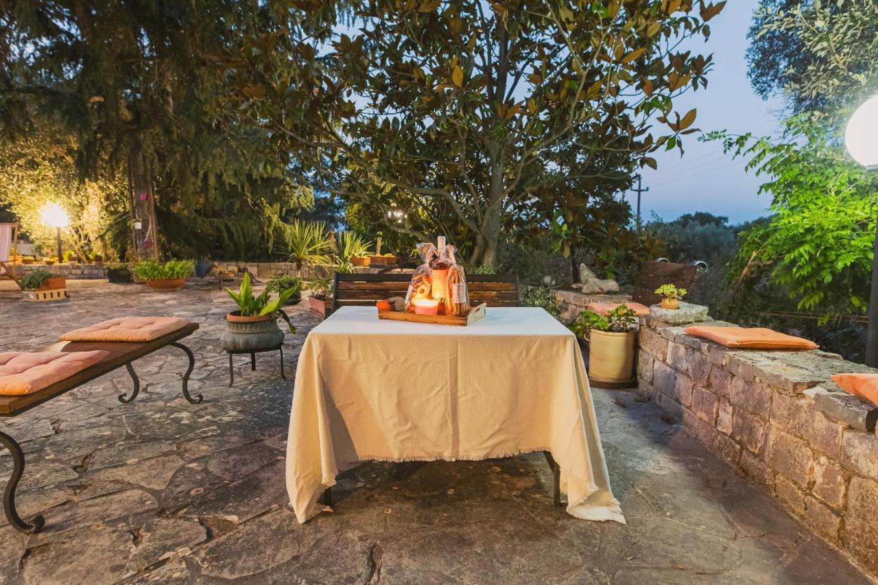 Trulli Country House Carla'S Secret Castellana Grotte Exterior photo