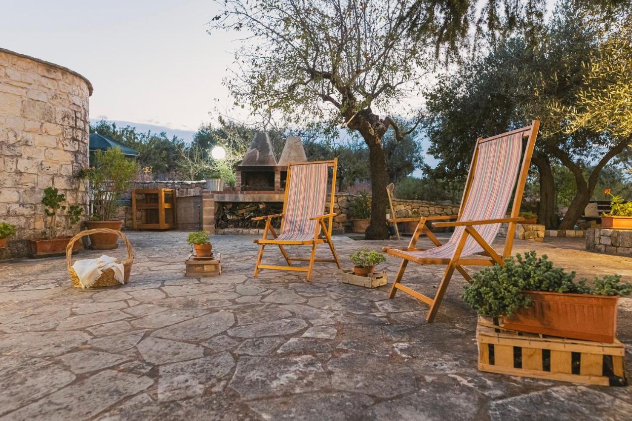 Trulli Country House Carla'S Secret Castellana Grotte Exterior photo